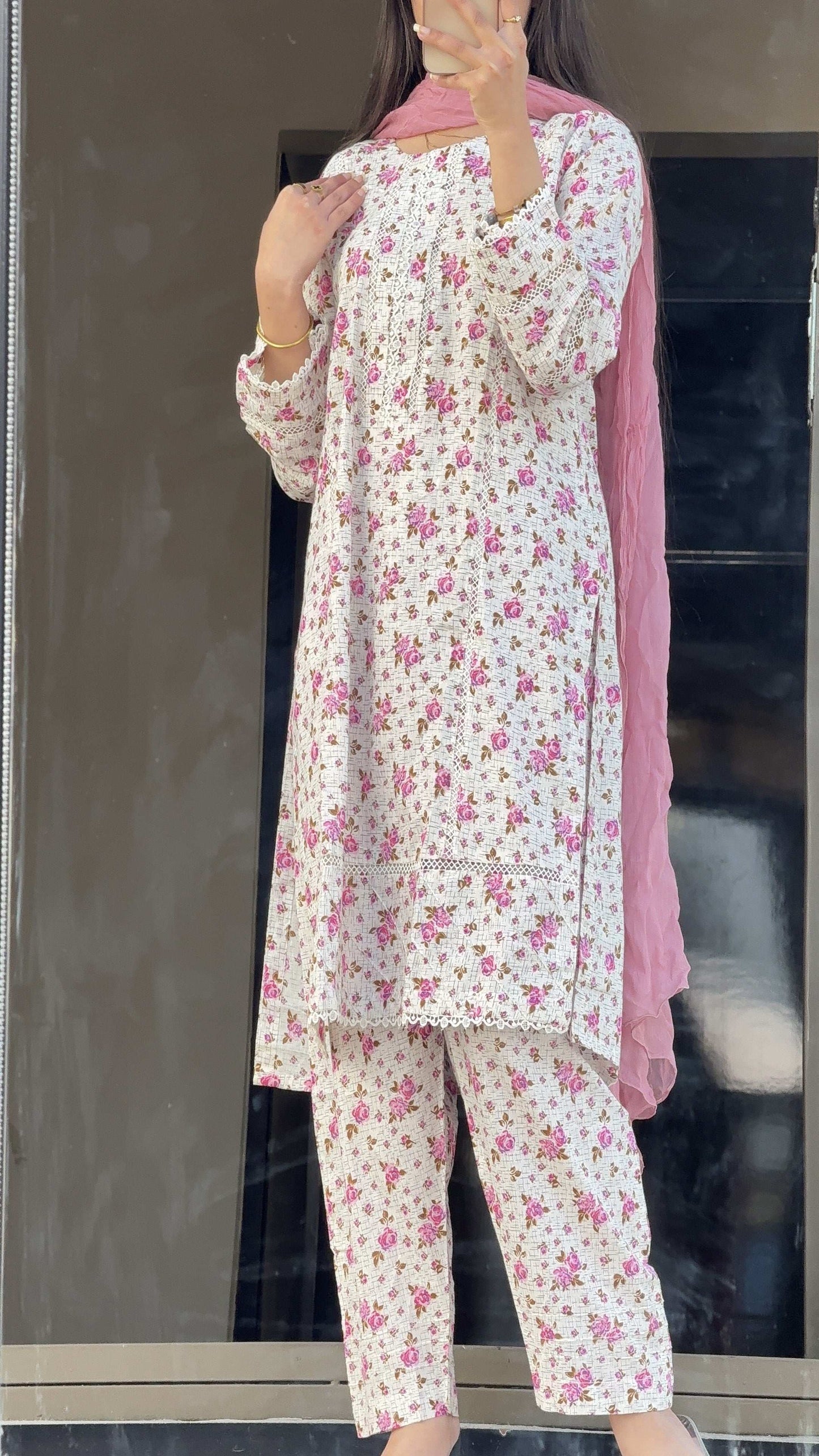 Tiny Florals (Baby Pink)