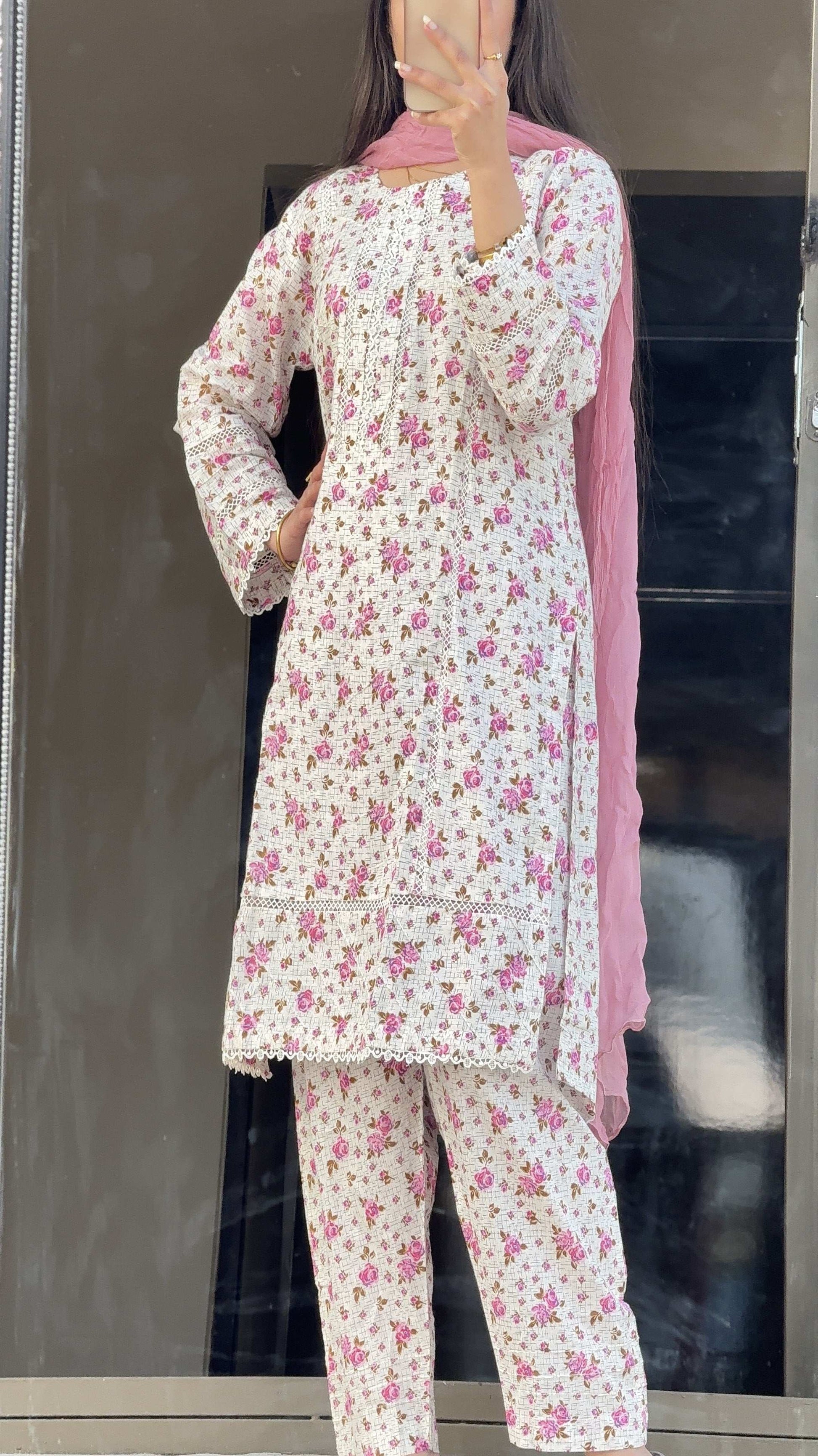 Tiny Florals (Baby Pink)