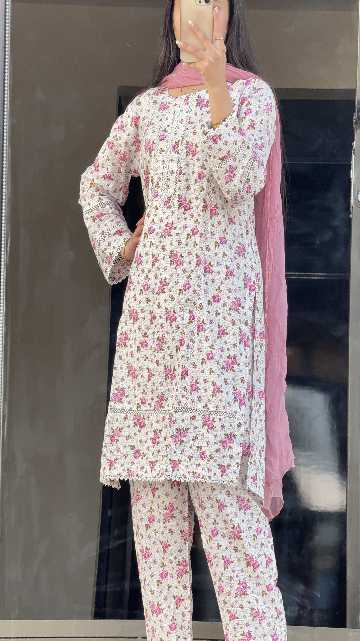 Tiny Florals (Baby Pink)