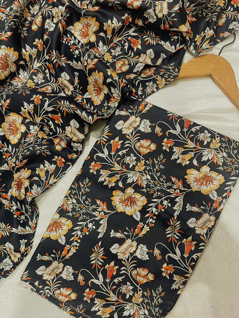Fuchsia Garden (Black)